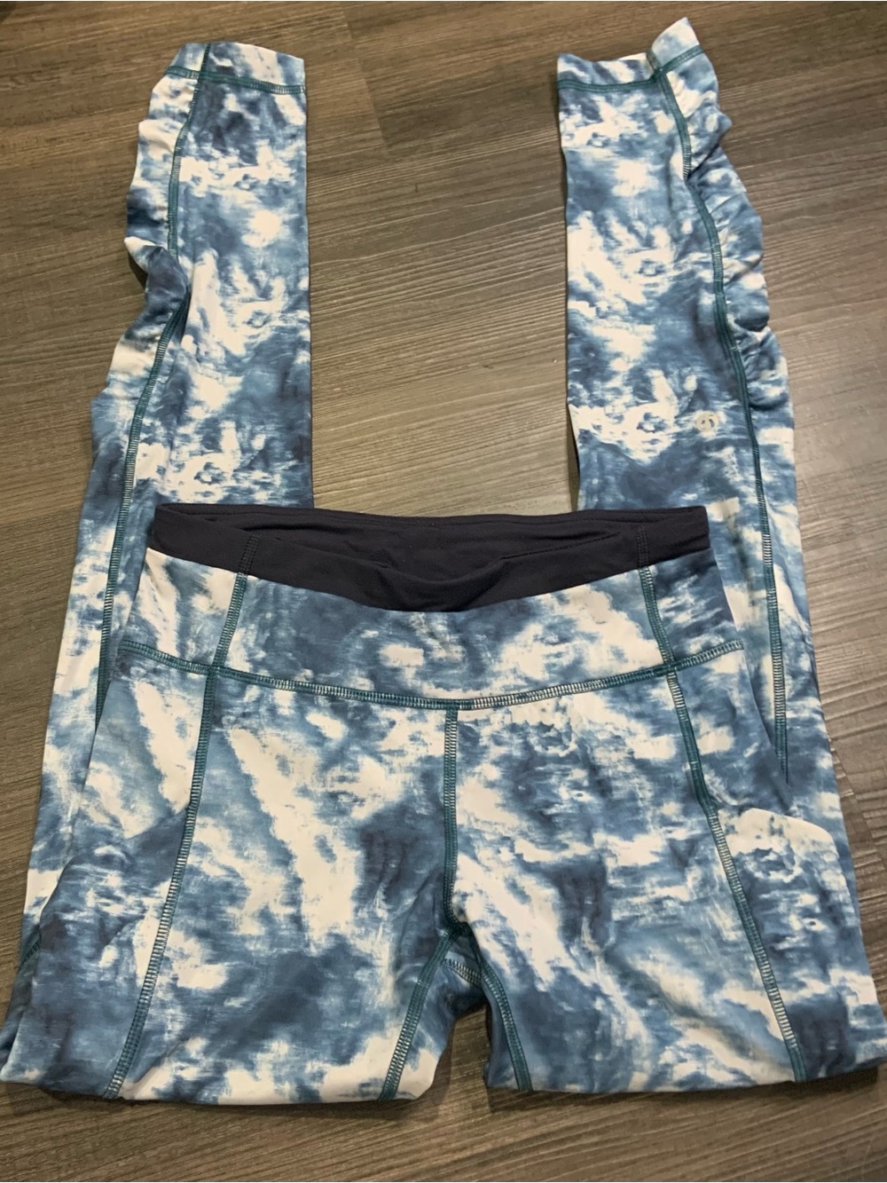 Women’s Lululemon Blue Tie-Dye Active Leggings